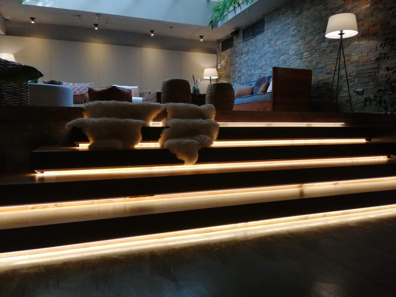 Edificio La Gloria, The Place